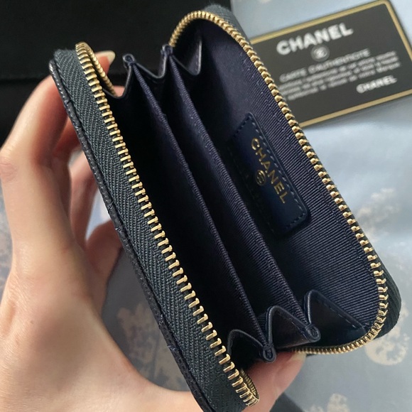 NEW Chanel Zipped Coin Purse - Picture 6 of 15